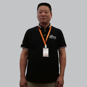 潘显锋.jpg